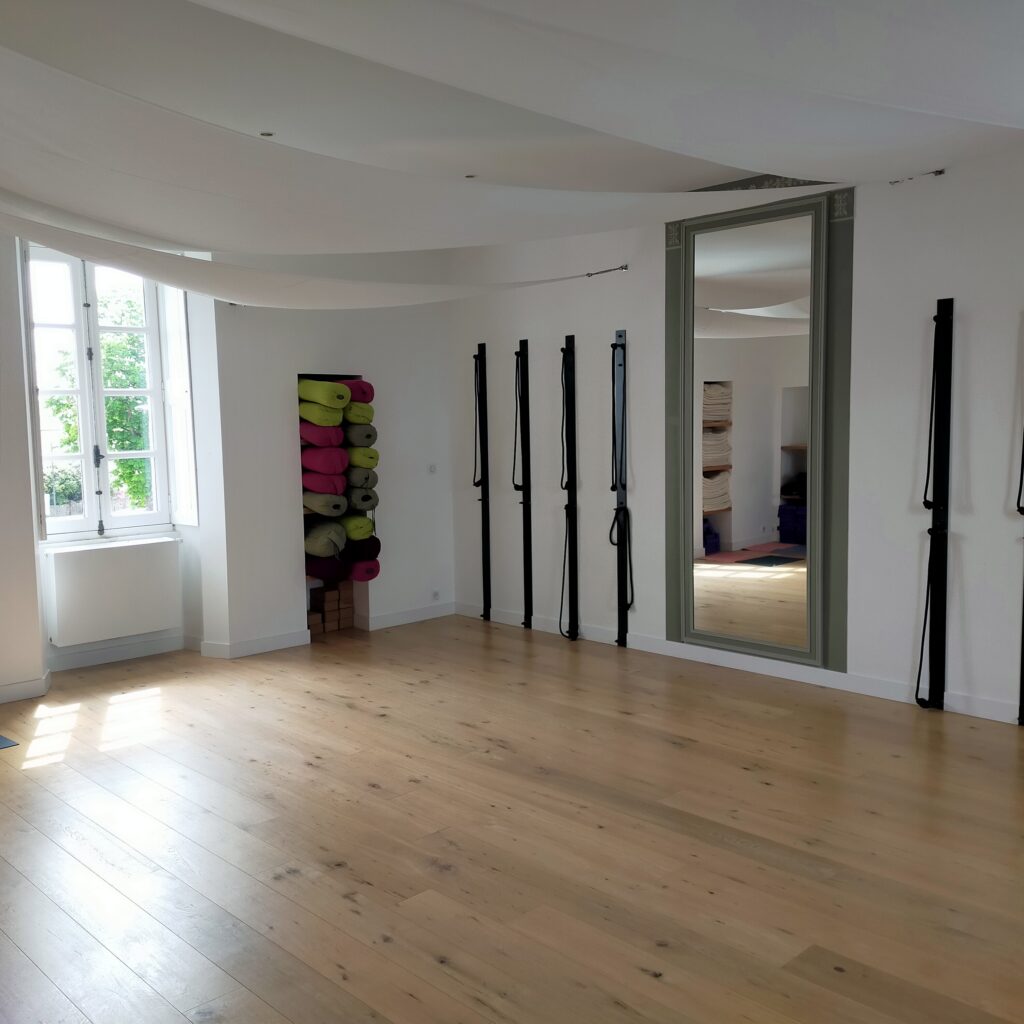 Salle de pratique de yoga IYENGAR® Les grands jardin à Vue