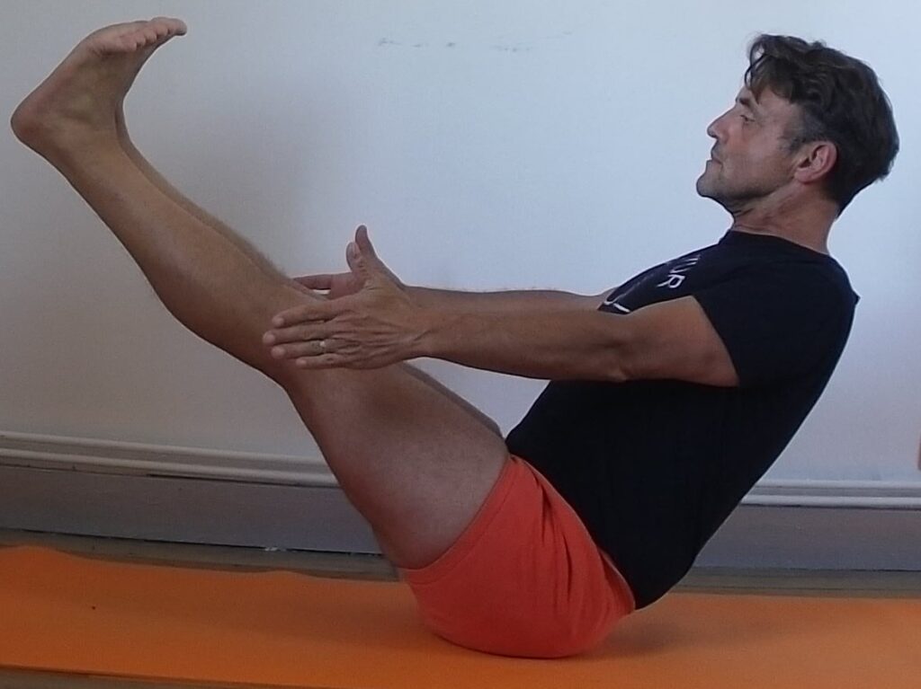 Paripurna Navasana