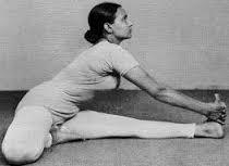 Janus sirsasana par Gita IYENGAR